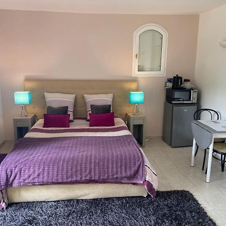 Chambre spacieuse indépendante dans villa plus parking privée Le Cannet Esterno foto